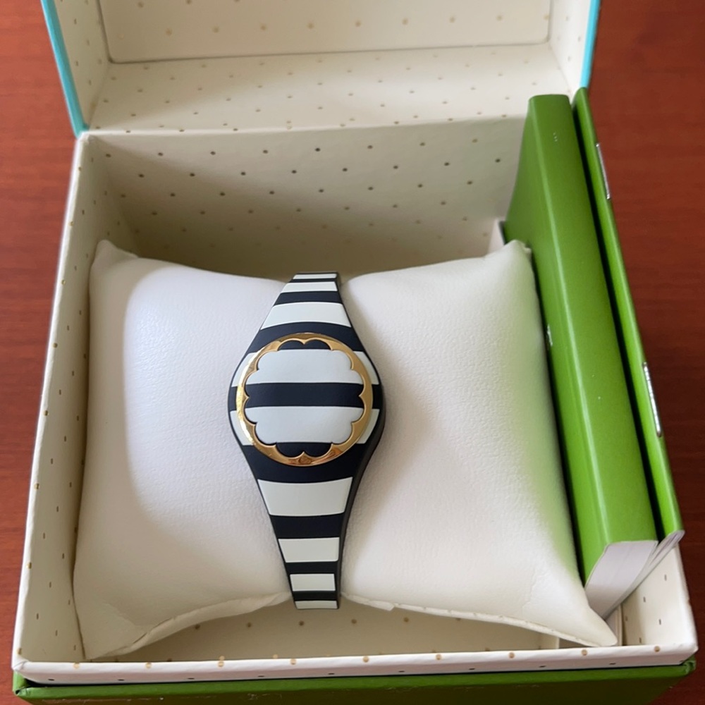 Kate spade Scallop Activity Tracker